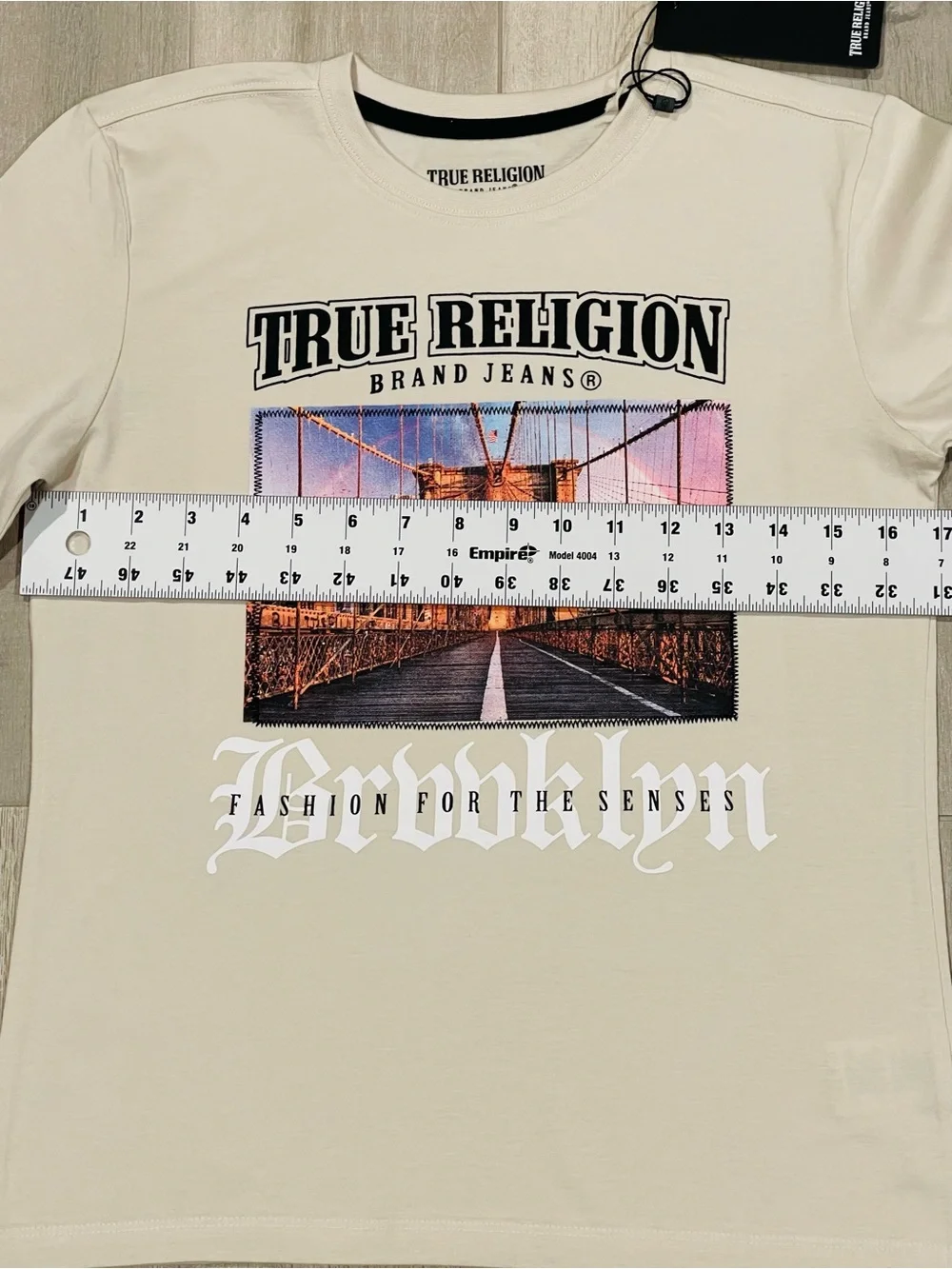 True Religion Brooklyn Graphic T-Shirt Boys Medium 10/12 NWT Cream Cotton Tee